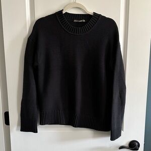 Everlane Women's Black Crew Neck Sweater